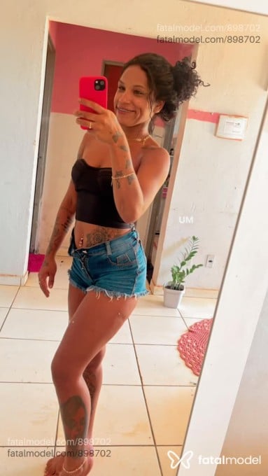 Acompanhante mulher morena (o) de olhos castanhos - Morenah Acompanhante mulher morena (o) de olhos castanhos - Morenah