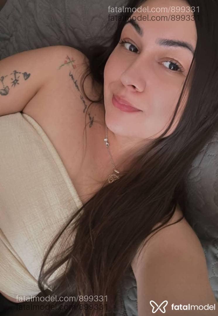 Acompanhante mulher com cabelo castanho de olhos castanhos - Isadora Gonçalvez
