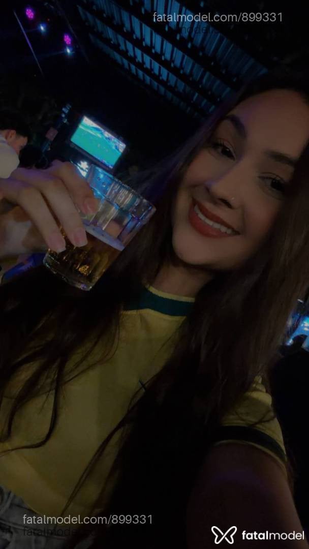 Acompanhante mulher com cabelo castanho de olhos castanhos em Cascavel - Isadora Gonçalvez