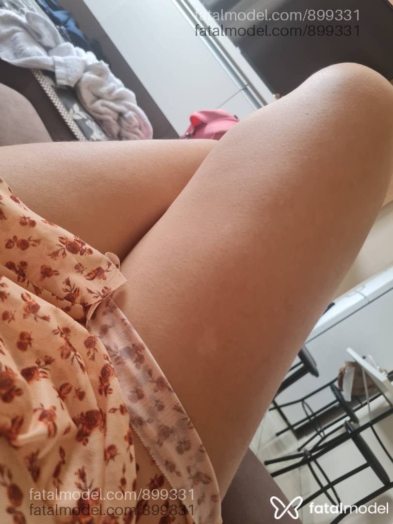 Acompanhante mulher com cabelo castanho de olhos castanhos - Isadora Gonçalvez
