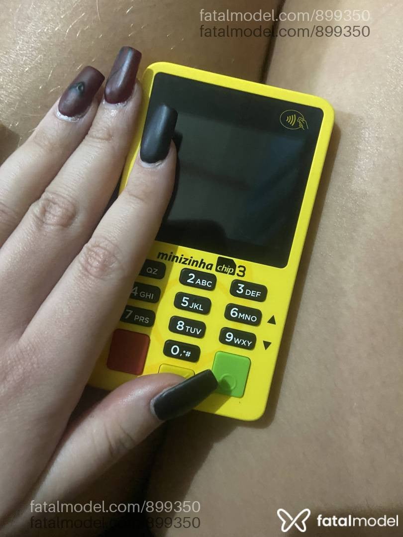 Acompanhante mulher ruiva (o) de olhos castanhos - Juliana