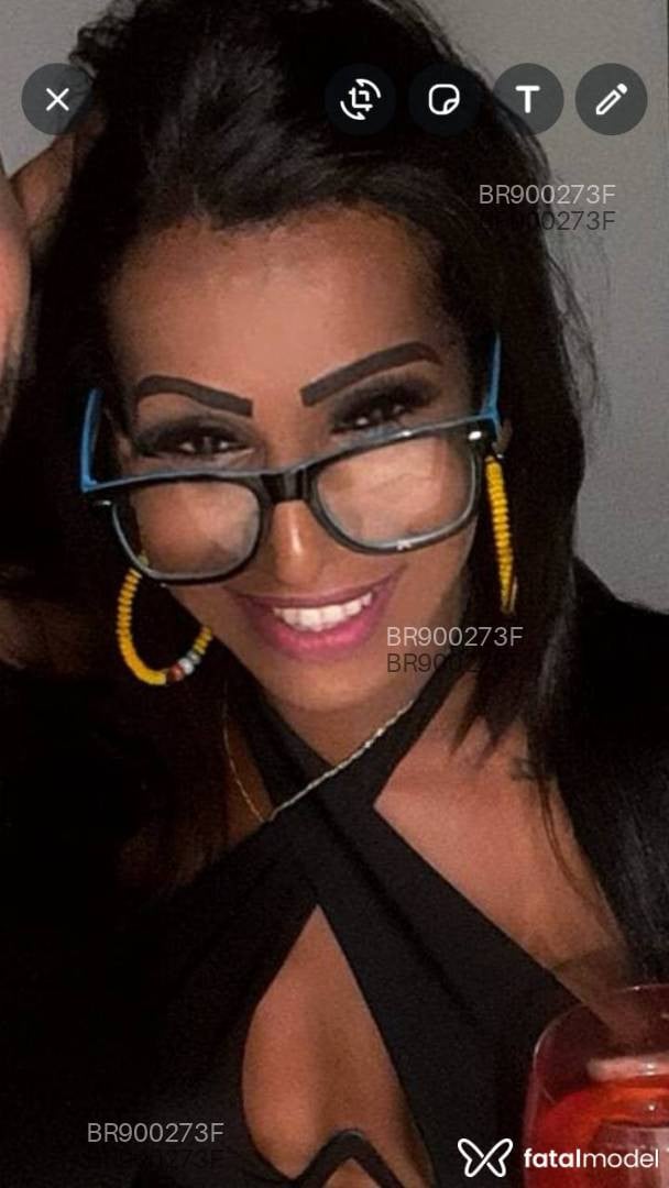 Acompanhante travesti morena (o) de olhos pretos em Itumbiara Acompanhante travesti morena (o) de olhos pretos em Itumbiara - Thayssa max