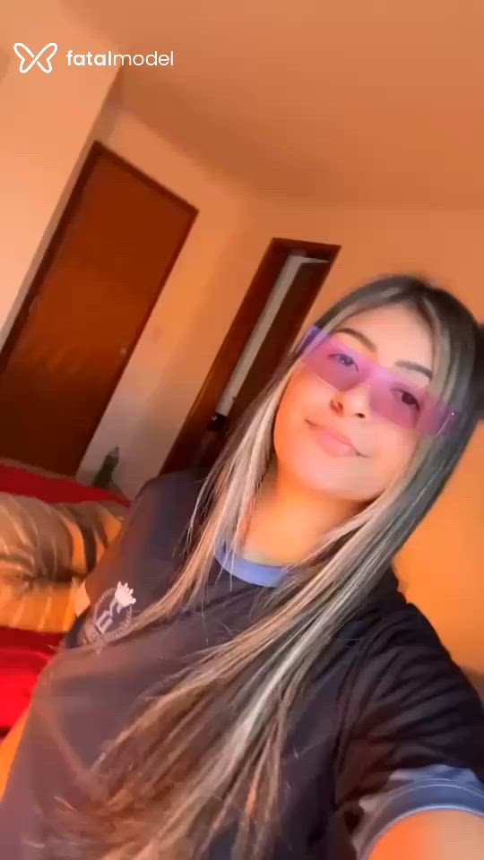 Acompanhante mulher com cabelo castanho de olhos castanhos - Miia lopes