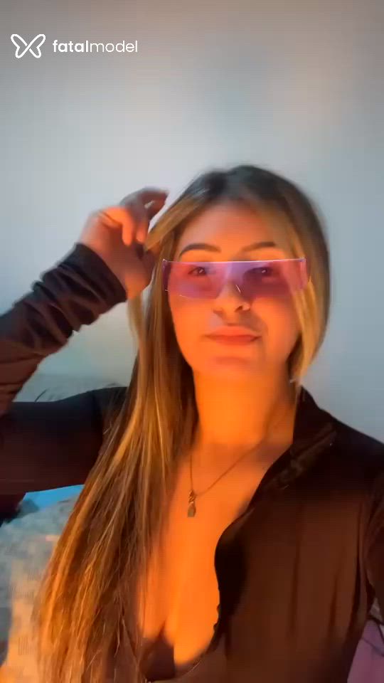 Acompanhante mulher com cabelo castanho de olhos castanhos - Miia lopes