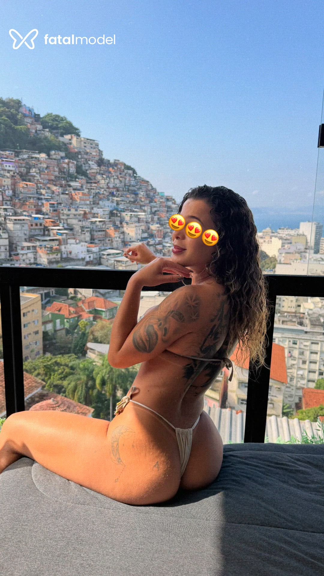 Acompanhante mulher loira (o) de olhos castanhos - Alice Rizzo Acompanhante mulher loira (o) de olhos castanhos - Alice Rizzo
