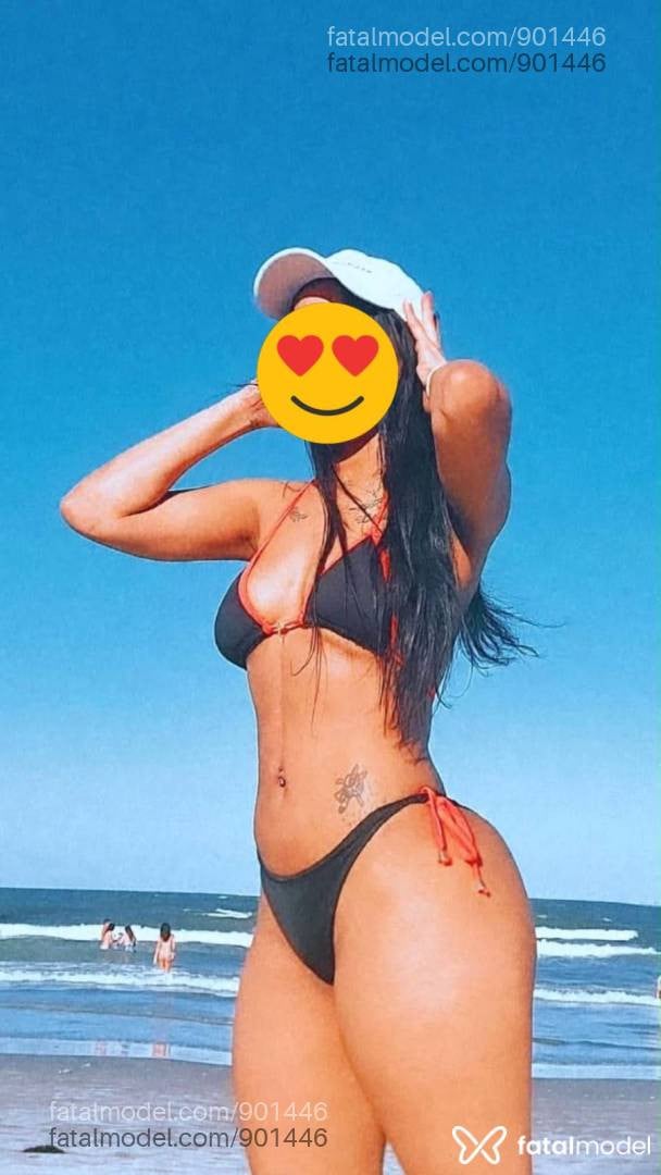 Acompanhante mulher com cabelo castanho de olhos castanhos - Lis Assis