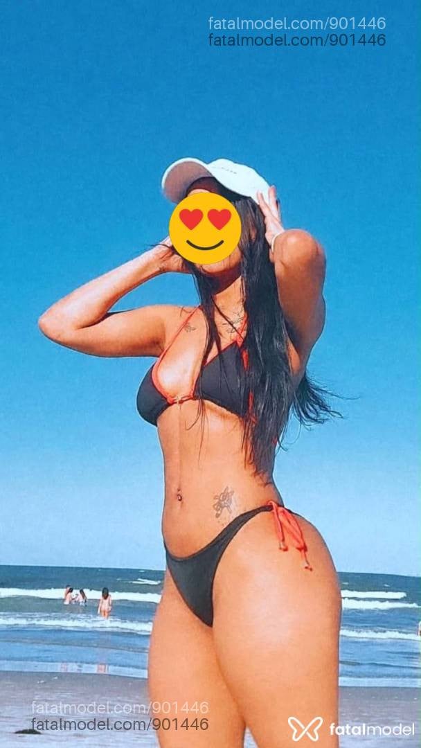 Acompanhante mulher com cabelo castanho de olhos castanhos - Lis Assis