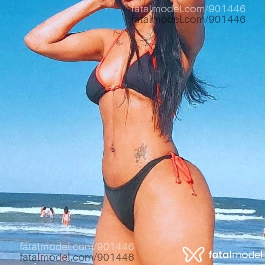 Acompanhante mulher com cabelo castanho de olhos castanhos - Lis Assis