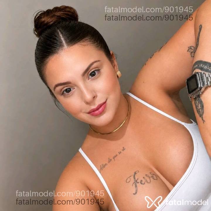 Acompanhante mulher ruiva (o) de olhos castanhos - Clara ferraz