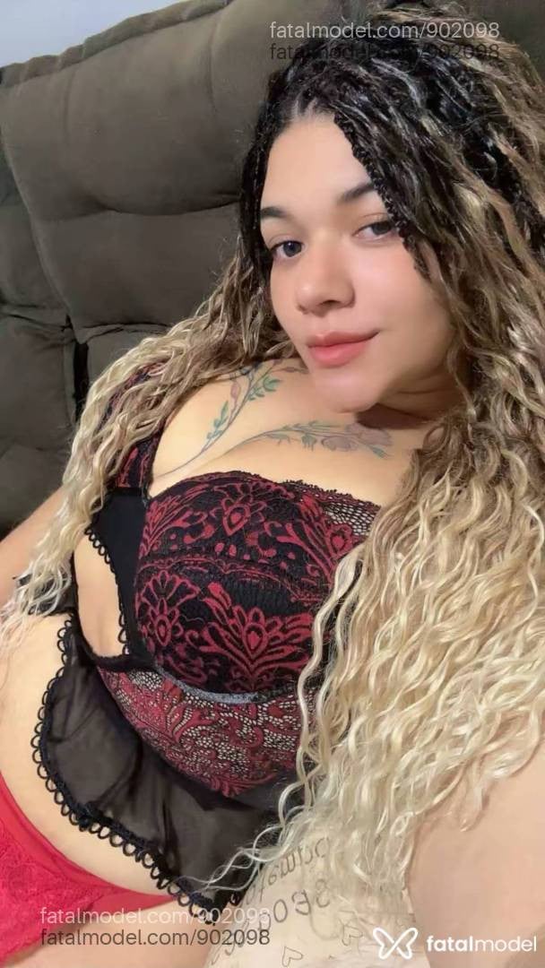 Acompanhante mulher ruiva (o) de olhos castanhos em Vilhena - Viksafadinha