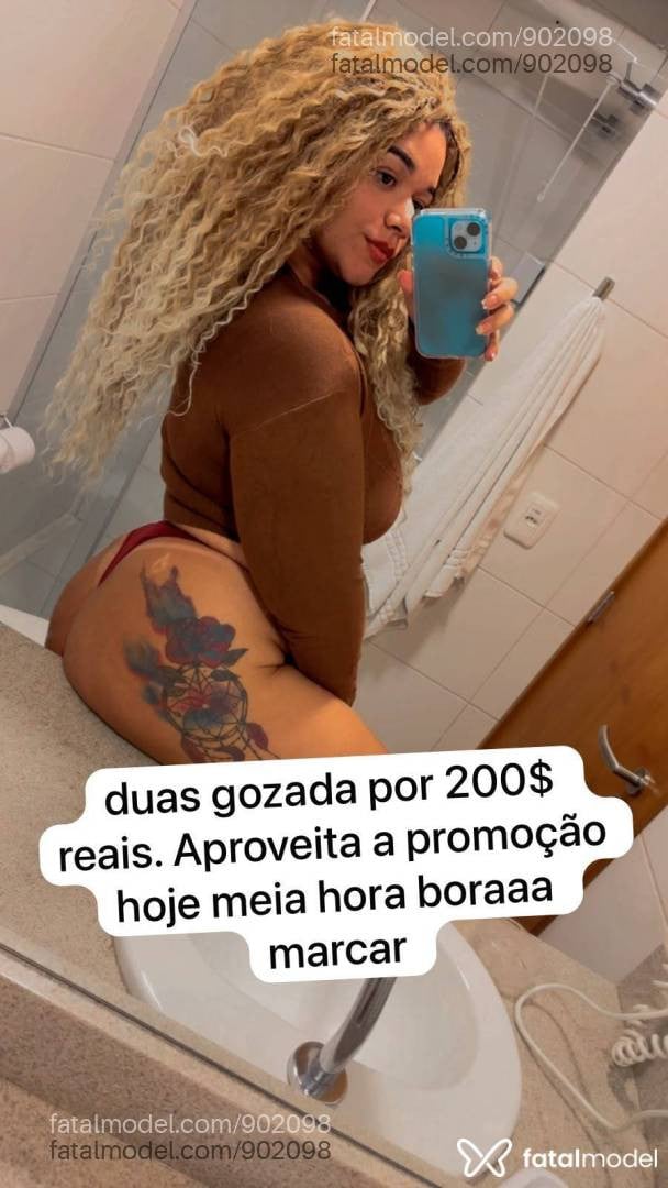 Acompanhante mulher ruiva (o) de olhos castanhos - Viksafadinha