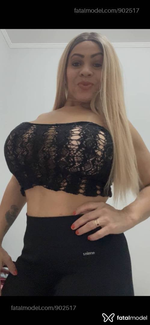 Acompanhante mulher loira (o) de olhos castanhos em Araguaína - BABALU