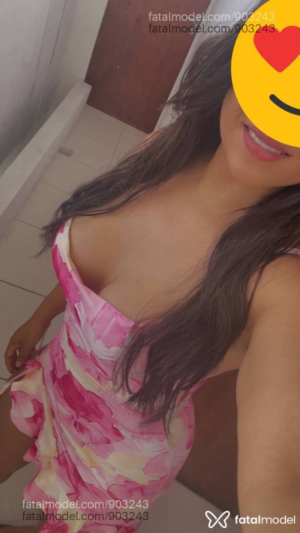 Acompanhante mulher com cabelo castanho de olhos pretos - Fernanda keme