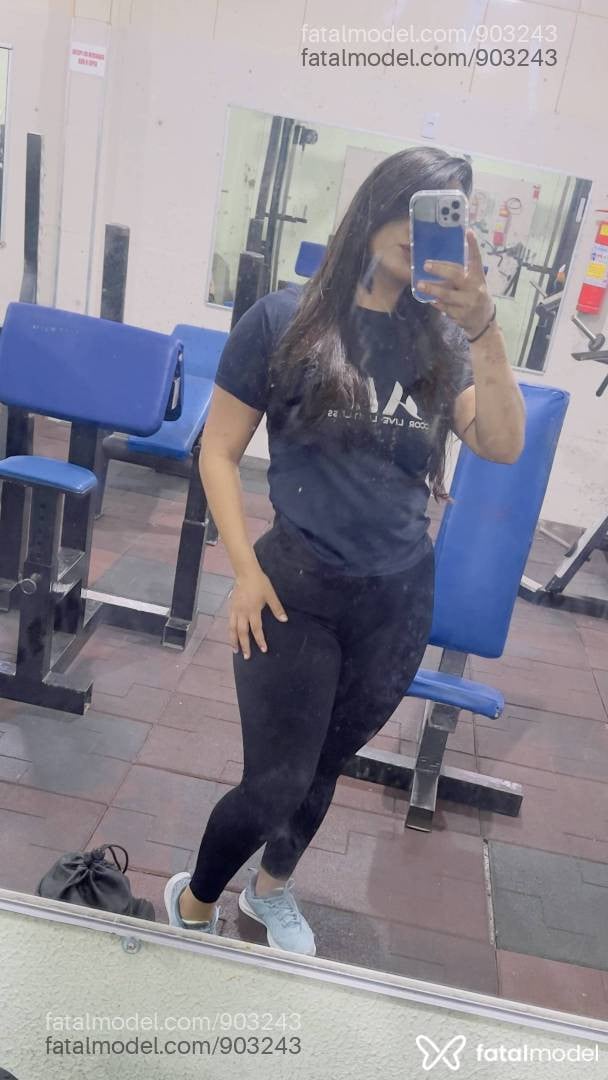 Acompanhante mulher com cabelo castanho de olhos pretos - Fernanda keme