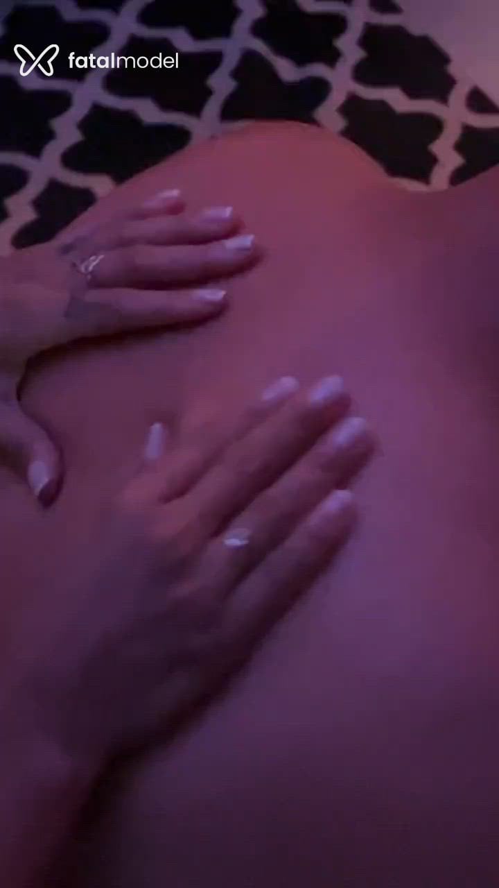 Acompanhante mulher morena (o) de olhos castanhos - Angella Massagemm
