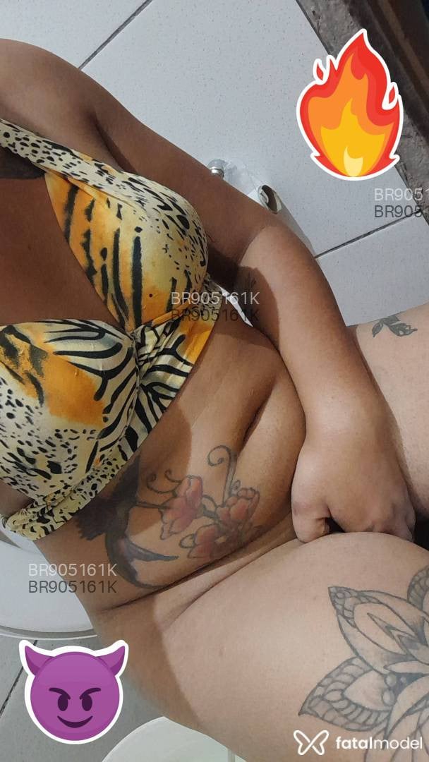 Acompanhante travesti ruiva (o) de olhos castanhos - ROUSYSafada