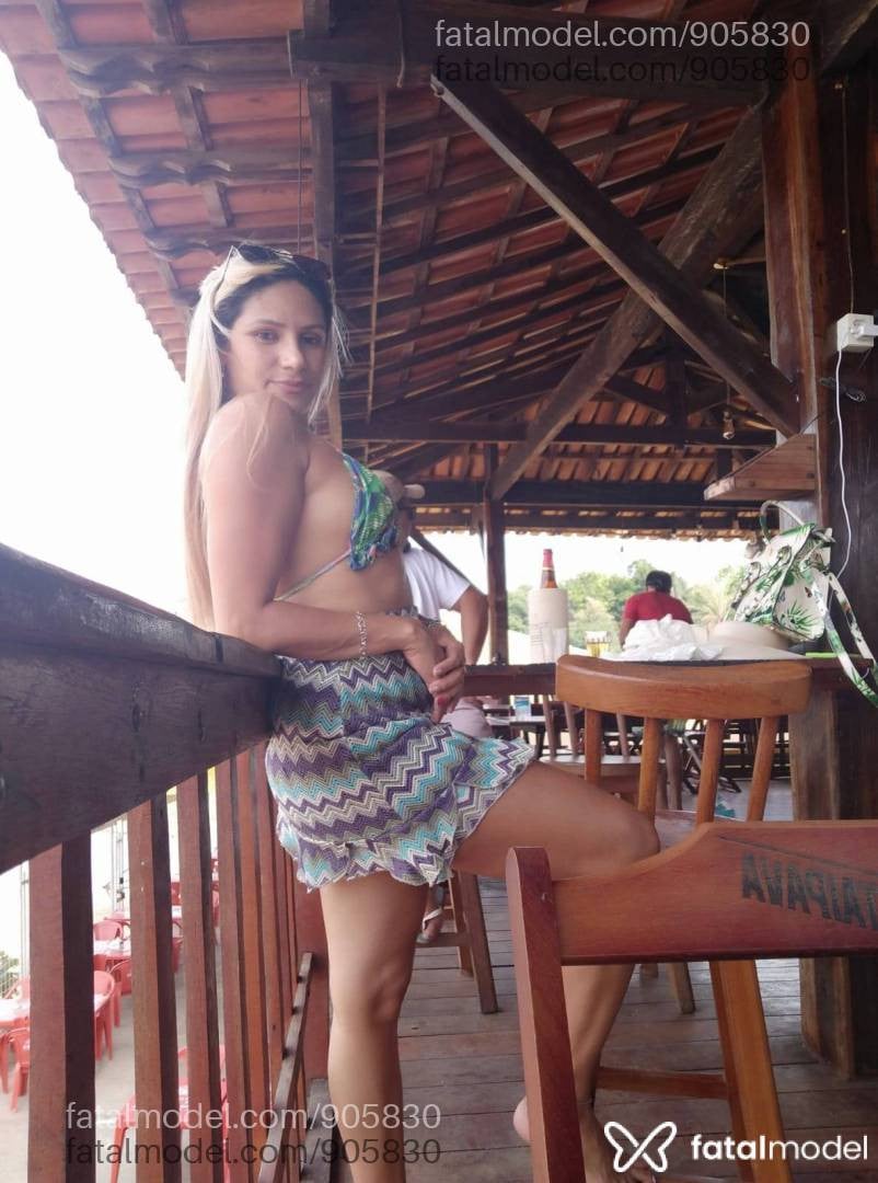 Acompanhante mulher loira (o) de olhos castanhos em Balsas - Nicole Mendes