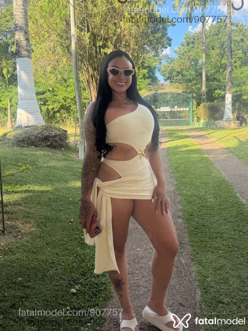 Acompanhante mulher com cabelo castanho de olhos castanhos - Aylaa