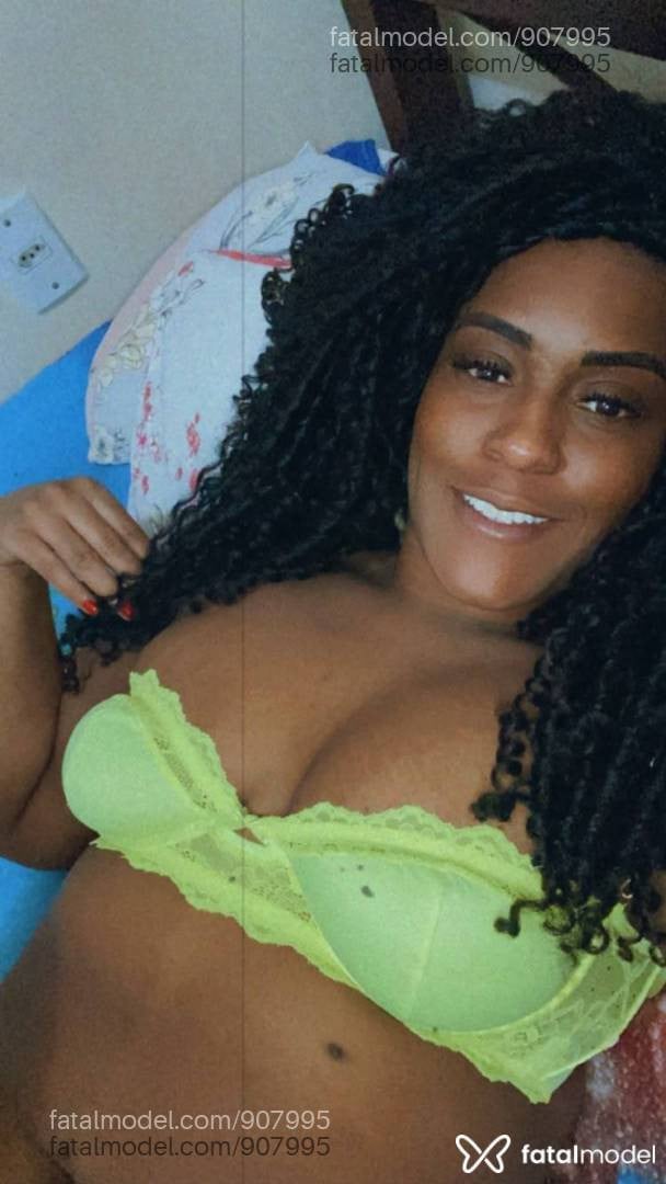 Acompanhante mulher morena (o) de olhos pretos - Miilla