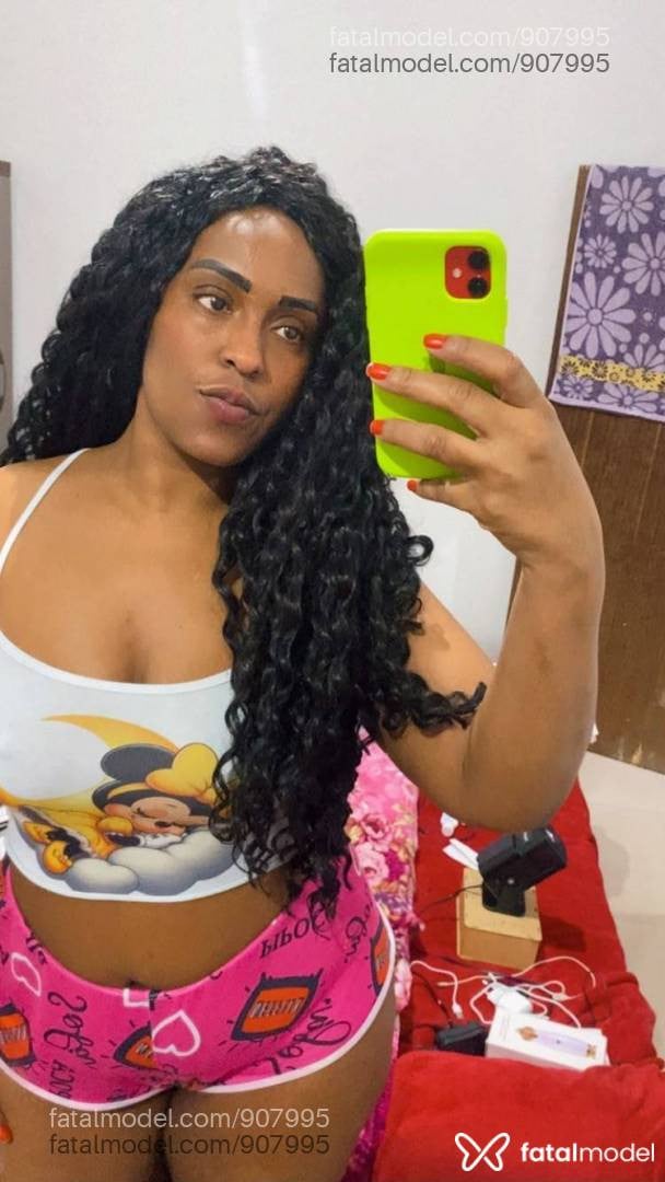 Acompanhante mulher morena (o) de olhos pretos - Miilla
