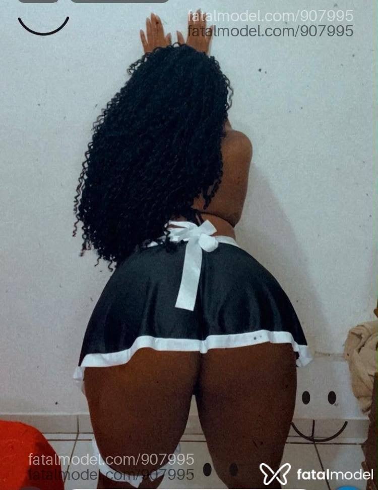 Acompanhante mulher morena (o) de olhos pretos - Miilla Acompanhante mulher morena (o) de olhos pretos - Miilla