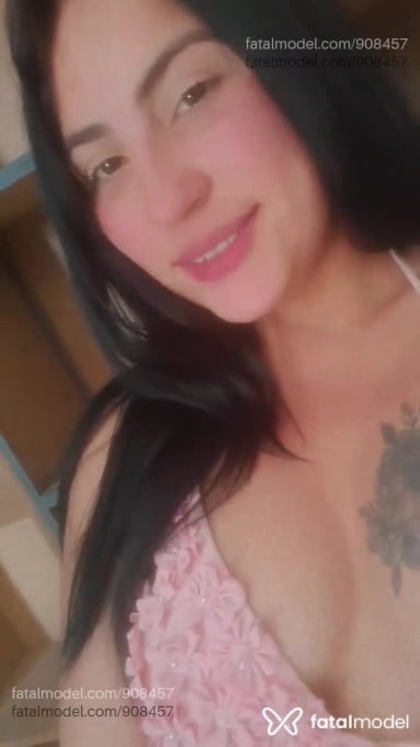 Acompanhante mulher morena (o) de olhos castanhos em Guaratuba - Morena