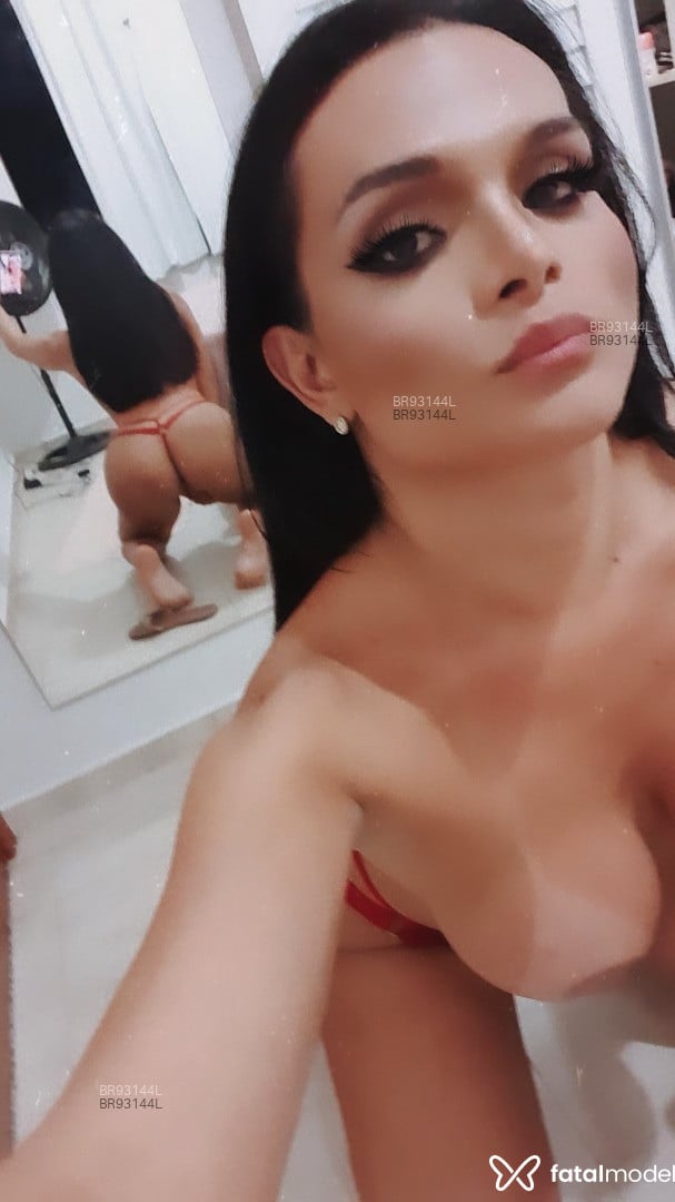 Acompanhante mulher trans morena (o) de olhos castanhos em Balneário Camboriú Acompanhante mulher trans morena (o) de olhos castanhos em Balneário Camboriú - Lary última semana