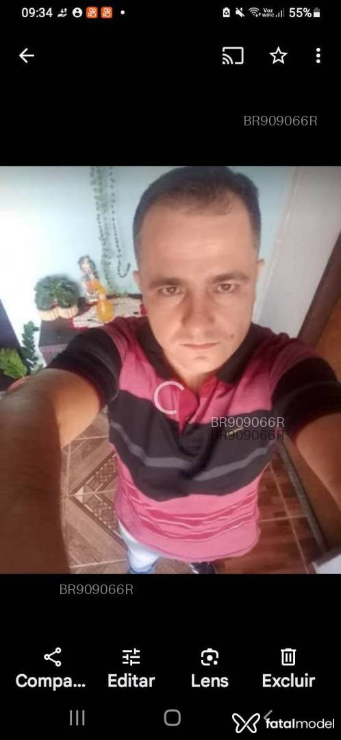 Acompanhante homem com cabelo castanho de olhos castanhos em Sinop Acompanhante homem com cabelo castanho de olhos castanhos em Sinop - Dede