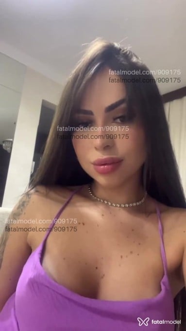 Acompanhante mulher morena (o) de olhos castanhos - Lari Acompanhante mulher morena (o) de olhos castanhos - Lari