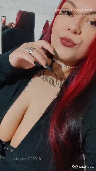 Acompanhante mulher morena (o) de olhos castanhos - Babialexia