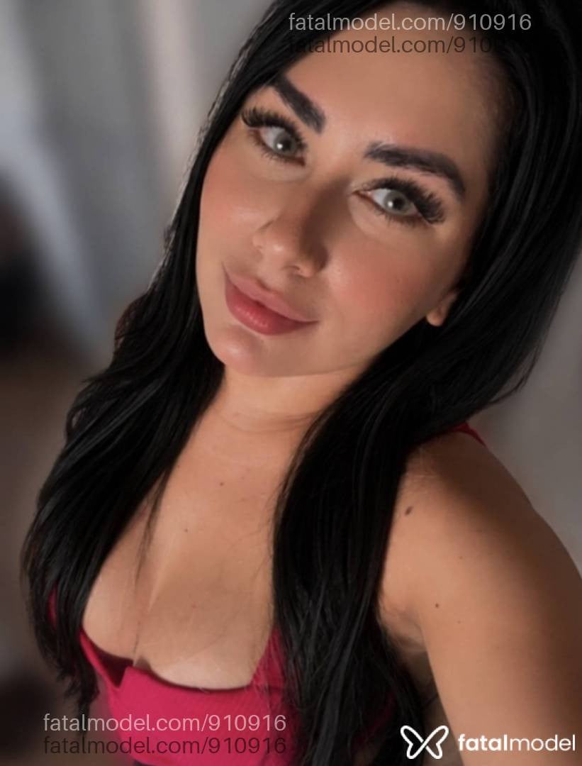 Acompanhante mulher loira (o) de olhos verdes - Baracho