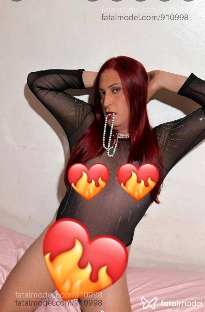 Acompanhante mulher trans ruiva (o) de olhos verdes em Pato Branco - Josi Biazin