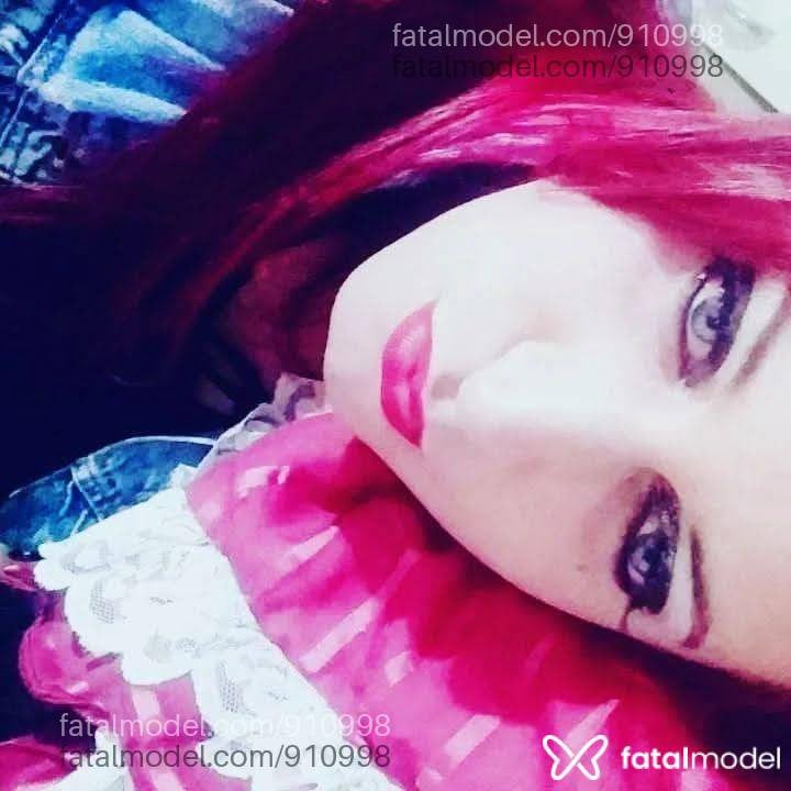 Acompanhante mulher trans ruiva (o) de olhos verdes em Pato Branco - Josi Biazin