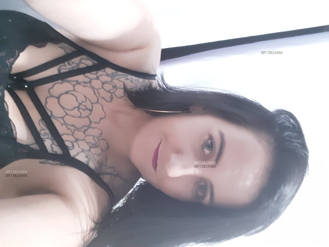 Acompanhante mulher morena (o) de olhos verdes em Blumenau - Morenalili