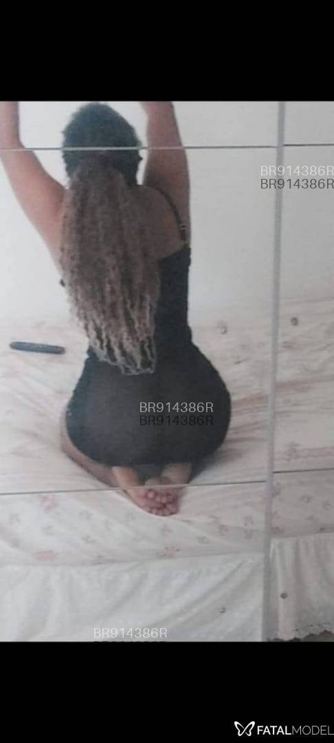 Acompanhante mulher com cabelo castanho de olhos castanhos em Virtual - Jaddhy