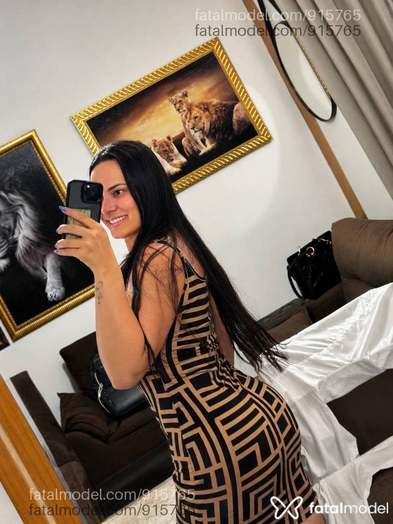 Acompanhante mulher morena (o) de olhos castanhos - Rebeca novak