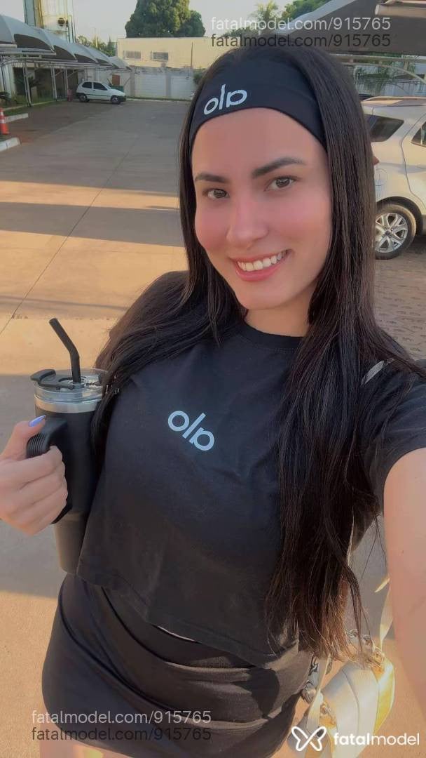 Acompanhante mulher morena (o) de olhos castanhos - Rebeca novak