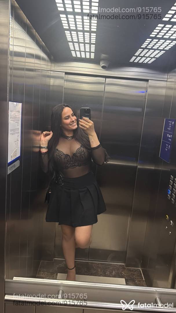 Acompanhante mulher morena (o) de olhos castanhos - Rebeca novak