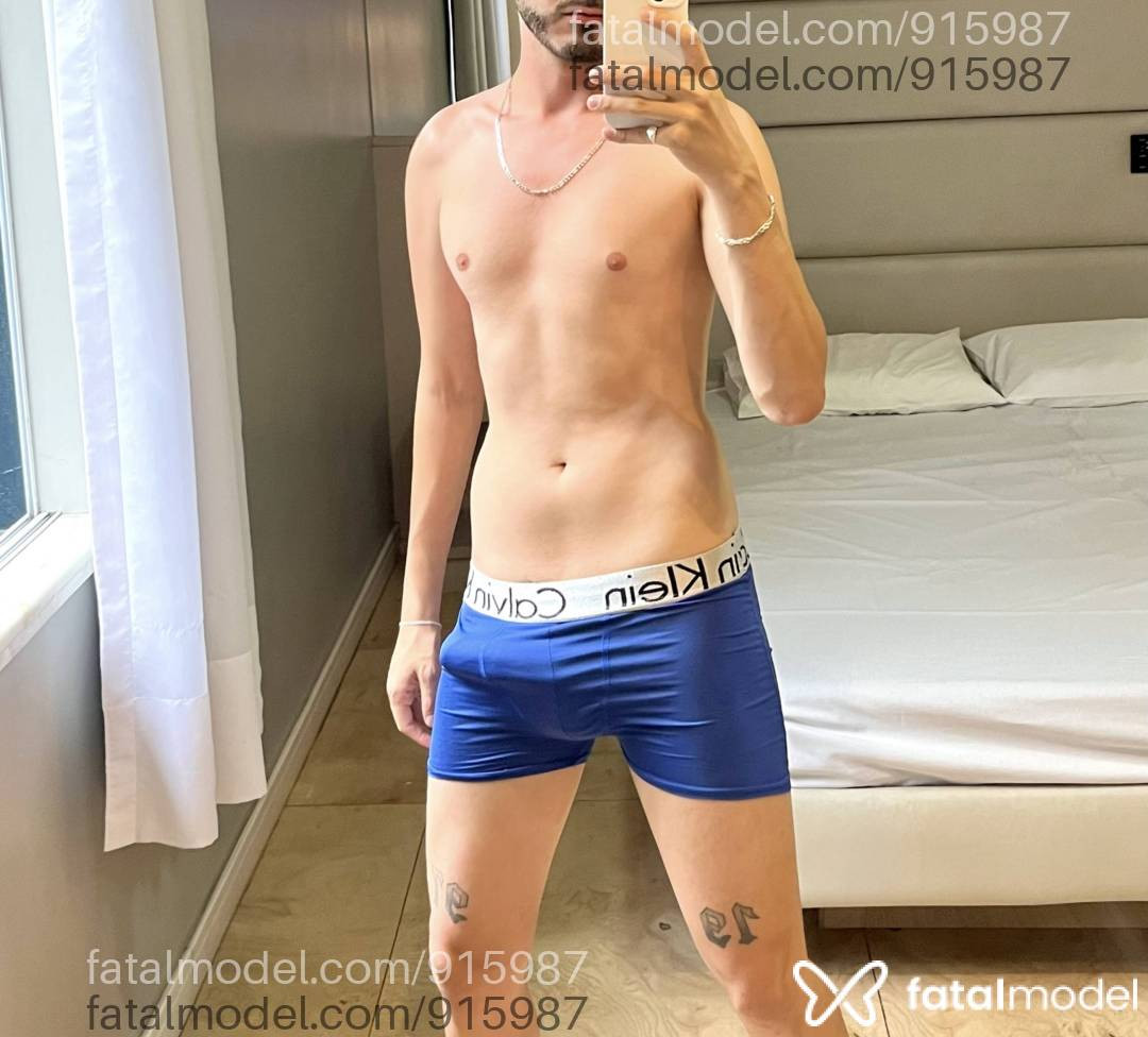 Acompanhante homem com cabelo castanho de olhos verdes em Blumenau Acompanhante homem com cabelo castanho de olhos verdes em Blumenau - Apollo