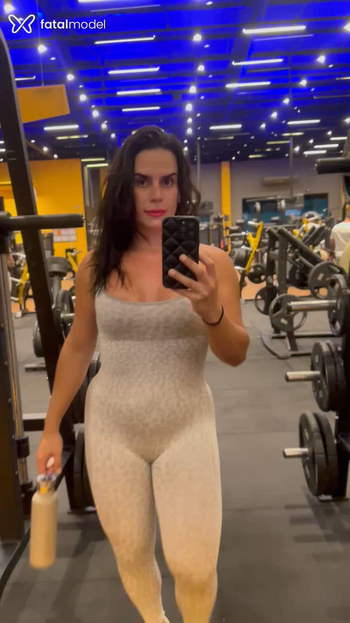 Acompanhante travesti morena (o) de olhos pretos - RENATA