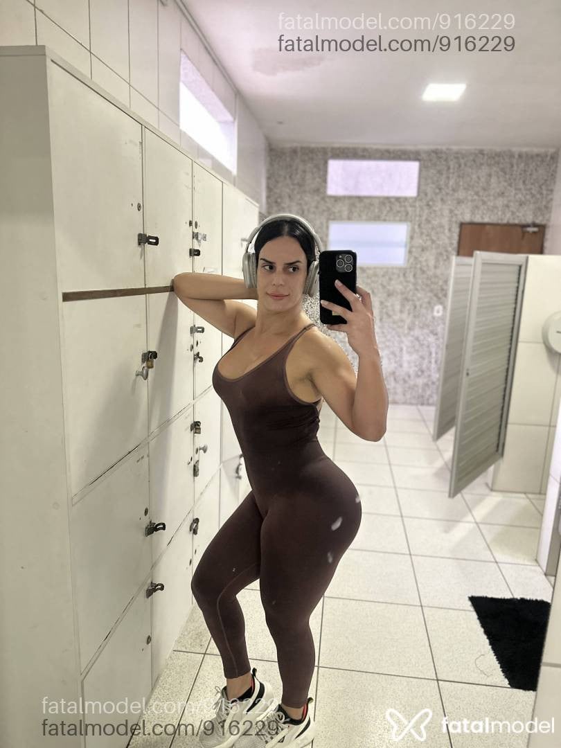 Acompanhante travesti morena (o) de olhos pretos - RENATA
