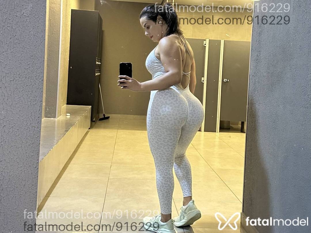 Acompanhante travesti morena (o) de olhos pretos - RENATA