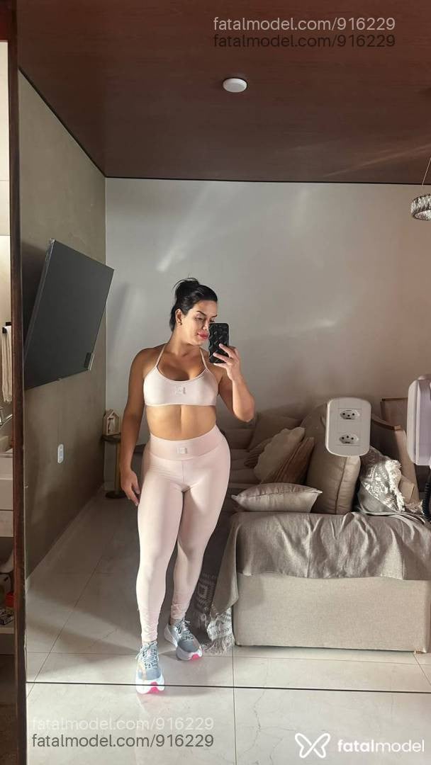 Acompanhante travesti morena (o) de olhos pretos - RENATA