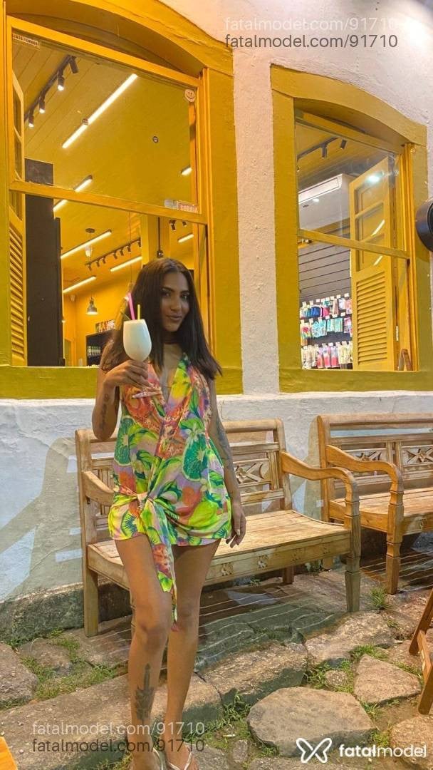 Acompanhante mulher morena (o) de olhos pretos - Melissa villar
