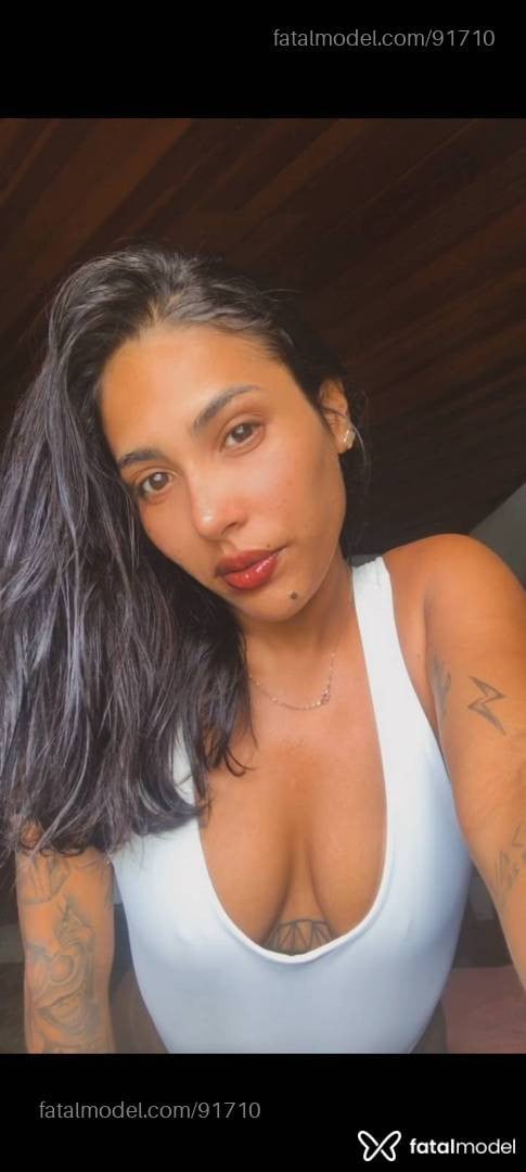 Acompanhante mulher morena (o) de olhos pretos - Melissa villar