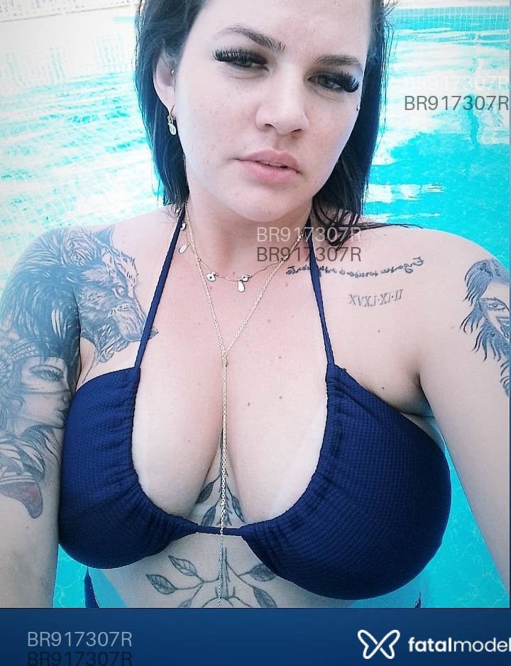 Acompanhante mulher com cabelo castanho de olhos verdes em Araraquara - Mariana