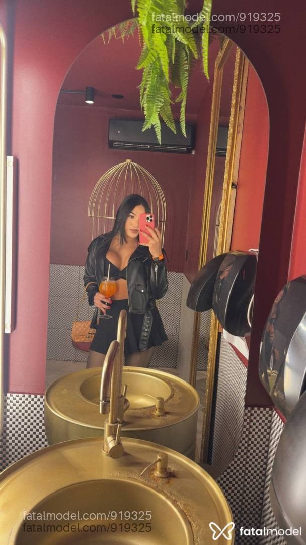 Acompanhante mulher trans com cabelo castanho de olhos castanhos em Carazinho - Marisol Teixeira