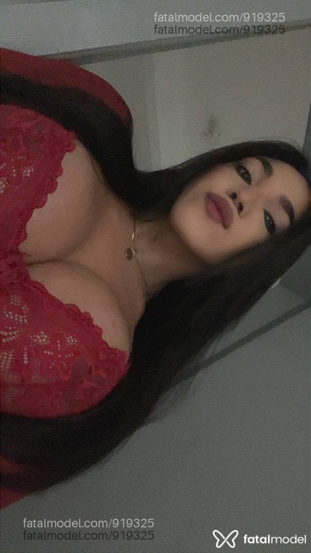 Acompanhante mulher trans com cabelo castanho de olhos castanhos - Marisol Teixeira