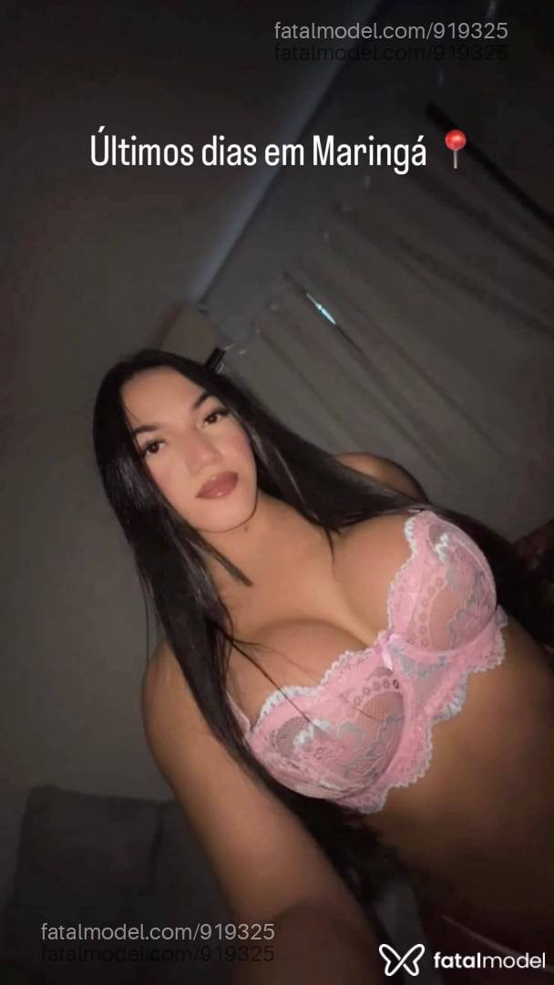 Acompanhante mulher trans com cabelo castanho de olhos castanhos - Marisol Teixeira