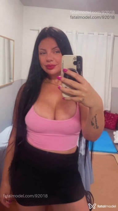Acompanhante mulher morena (o) de olhos azuis em Penha - Alana rodrigues